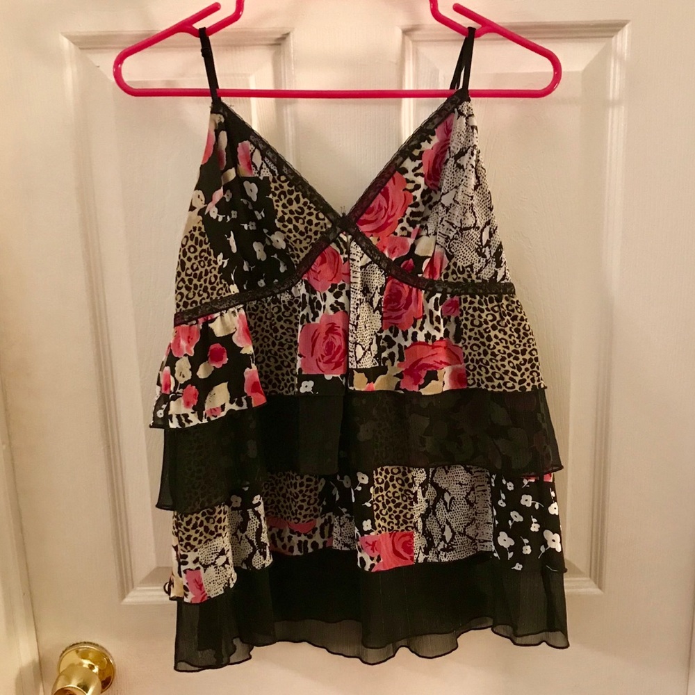 Multi-patterned tank with ruffles